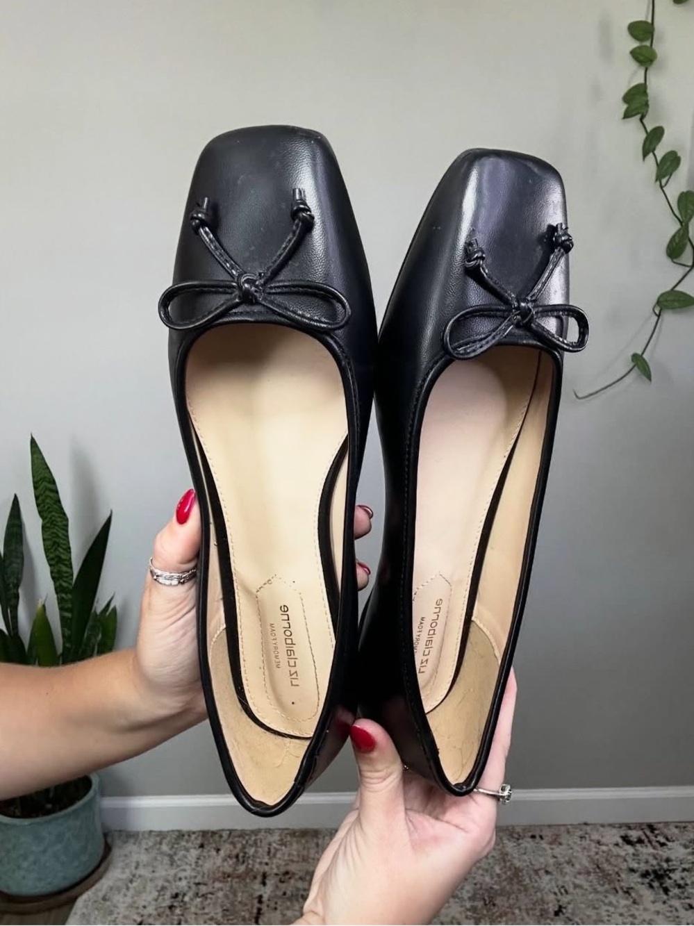 Liz Claiborne Classic Black Ballet Flats with Bow - Women Sz 8